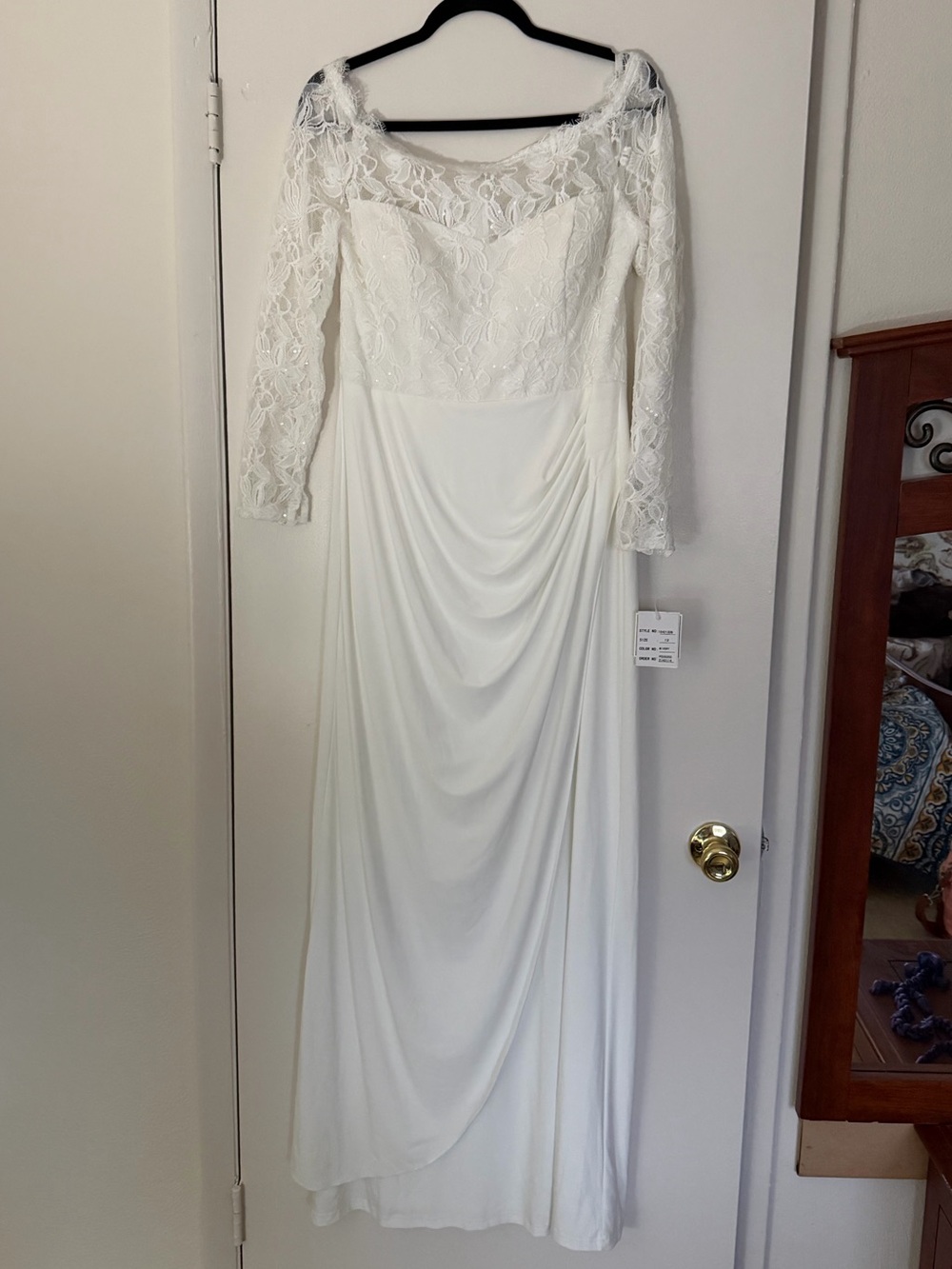 David's Bridal Ivory Lace Long-Sleeve Sheath Wedding Dress - Picture 3 of 5